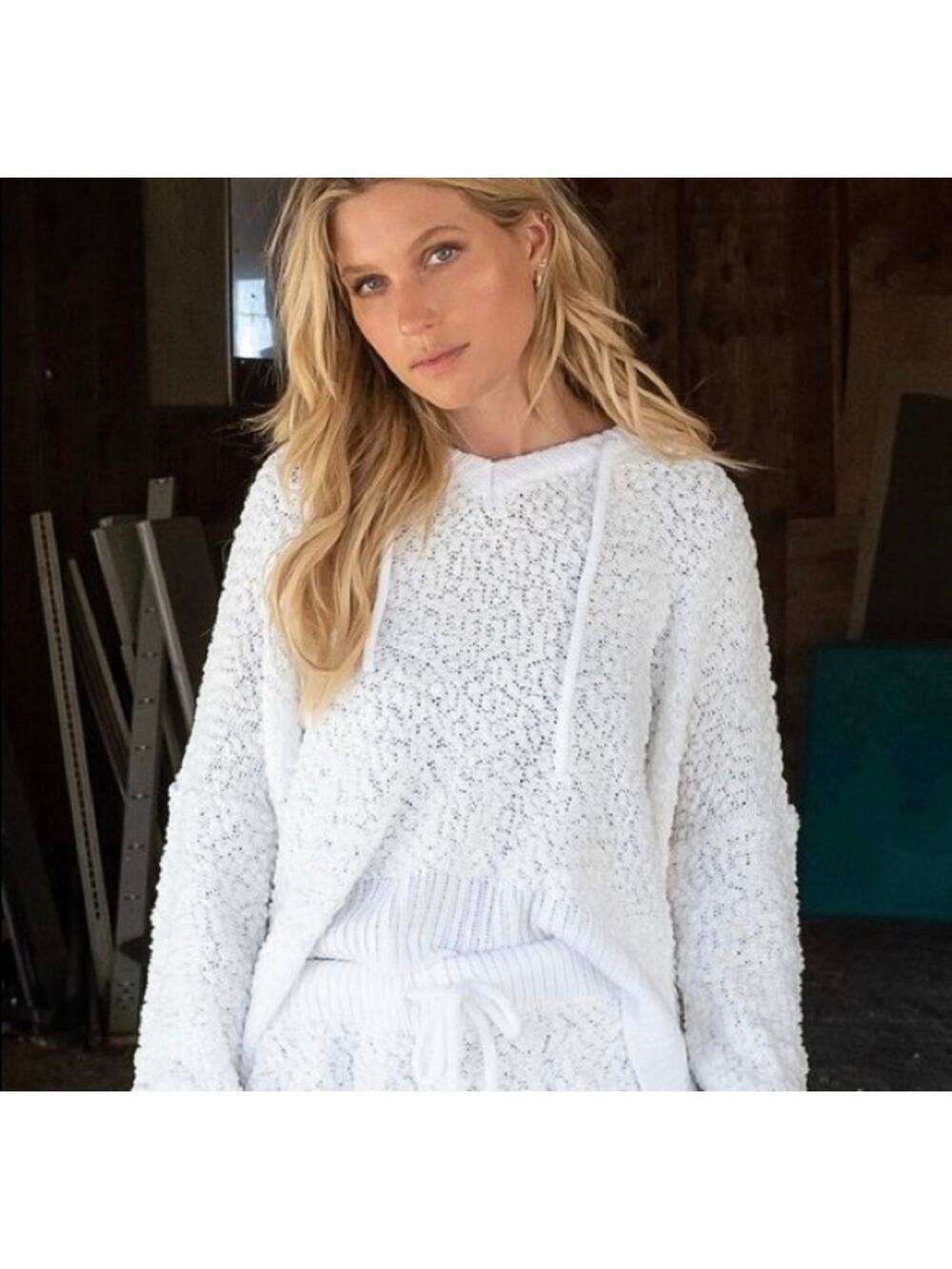 POL White Popcorn Hooded Sweater Large Cozy Casual Cottagecore